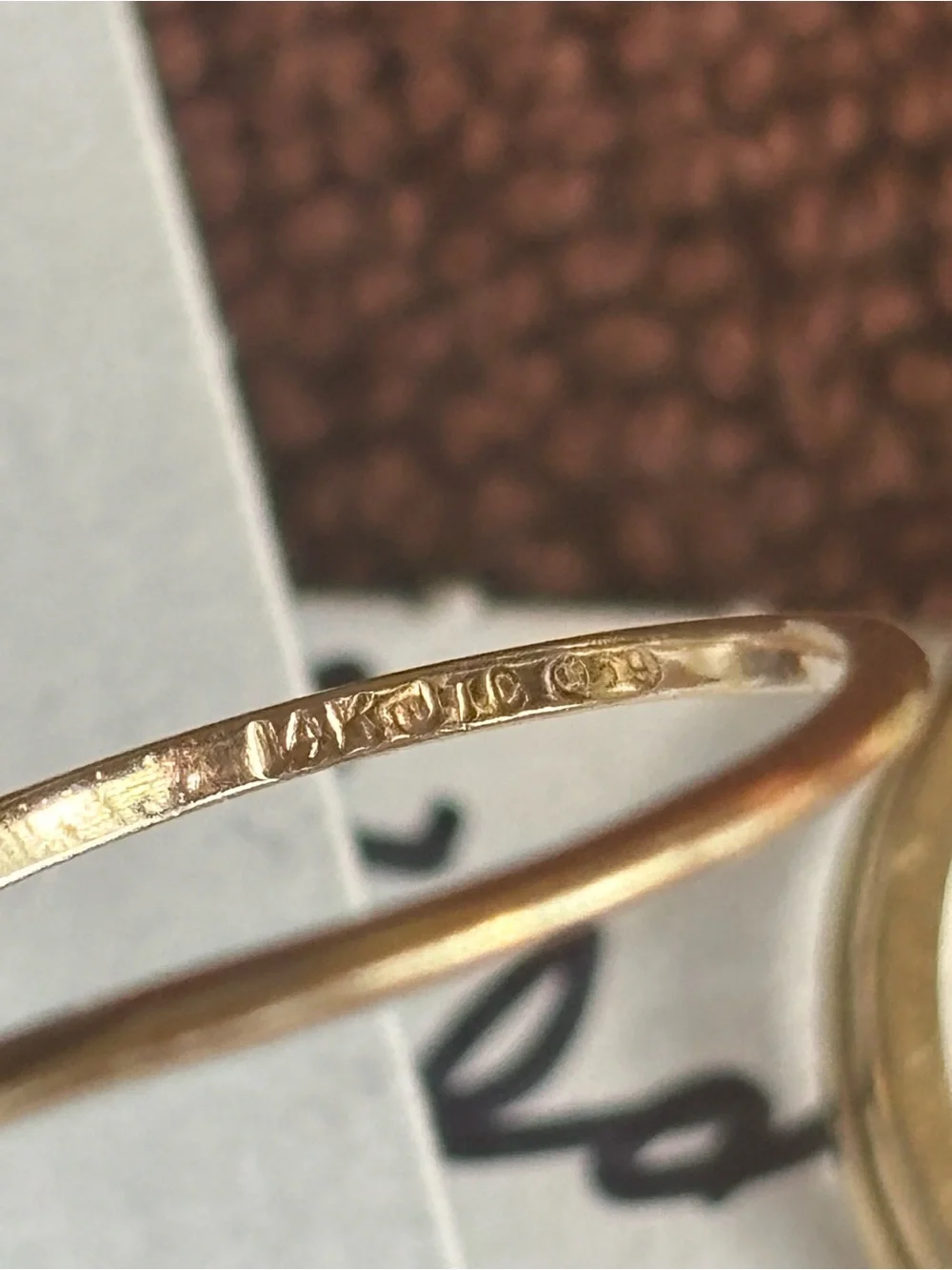 N/A elegant gold